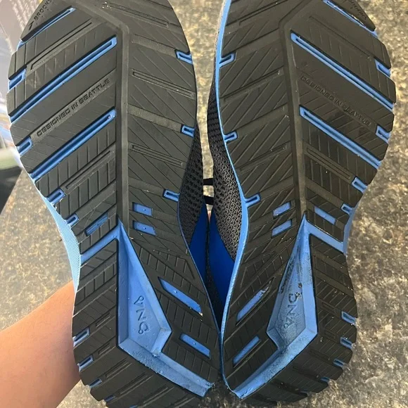 Brooks Men's Athletic Shoes in Gray and Blue - Picture 5 of 8